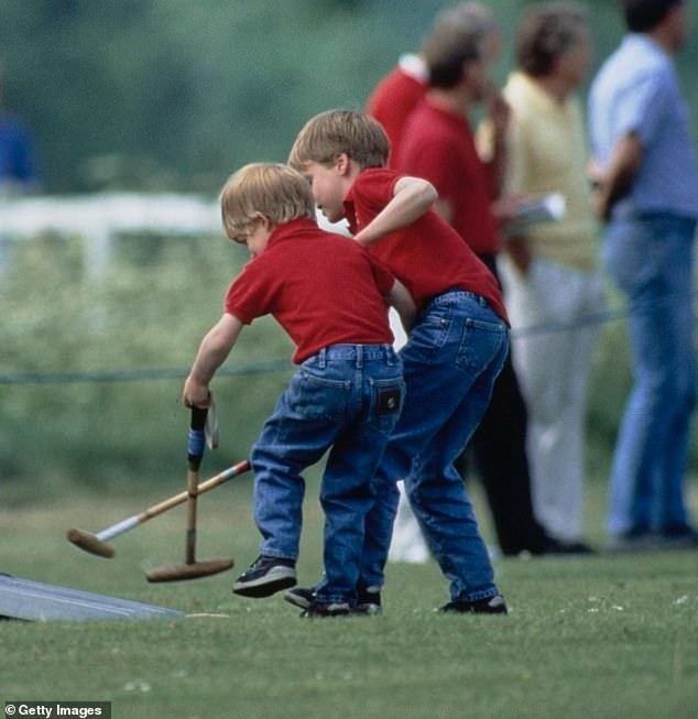 Cách Công nương Diana thể hiện tình yêu với William và Harry-9