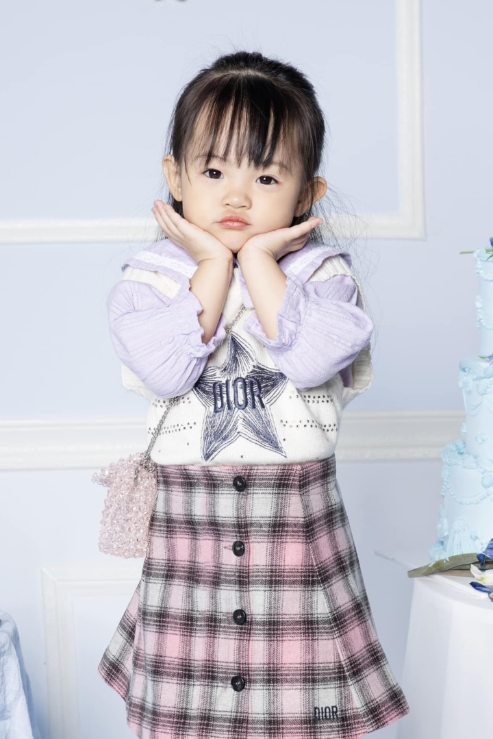 Con gái Cường Đô La - Đàm Thu Trang mới 2 tuổi đã dát toàn hàng hiệu-15