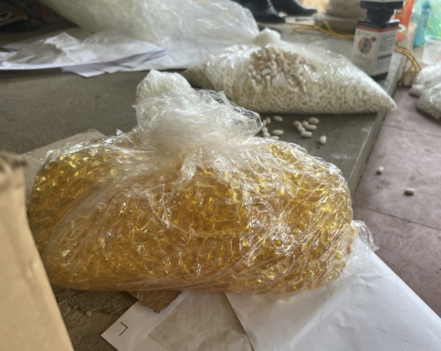 Phát hiện cơ sở sản xuất thực phẩm chức năng khủng nghi giả tại Hà Nội-3