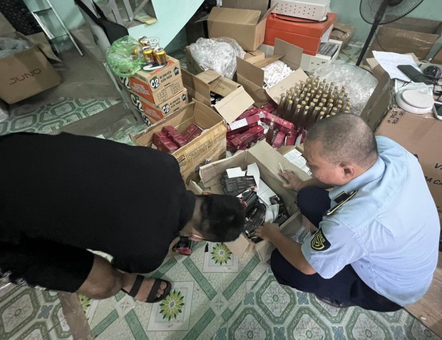 Phát hiện cơ sở sản xuất thực phẩm chức năng khủng nghi giả tại Hà Nội-4