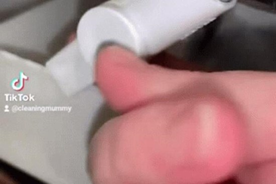 Chuyên gia tiết lộ bộ phận gây ra mùi khó chịu của tủ lạnh: Nằm ở vị trí 'hiểm'