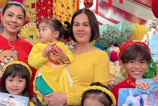 Mẹ ruột ít người biết của 'búp bê' Thanh Thảo: Tri kỷ dõi theo những cuộc tình của con gái