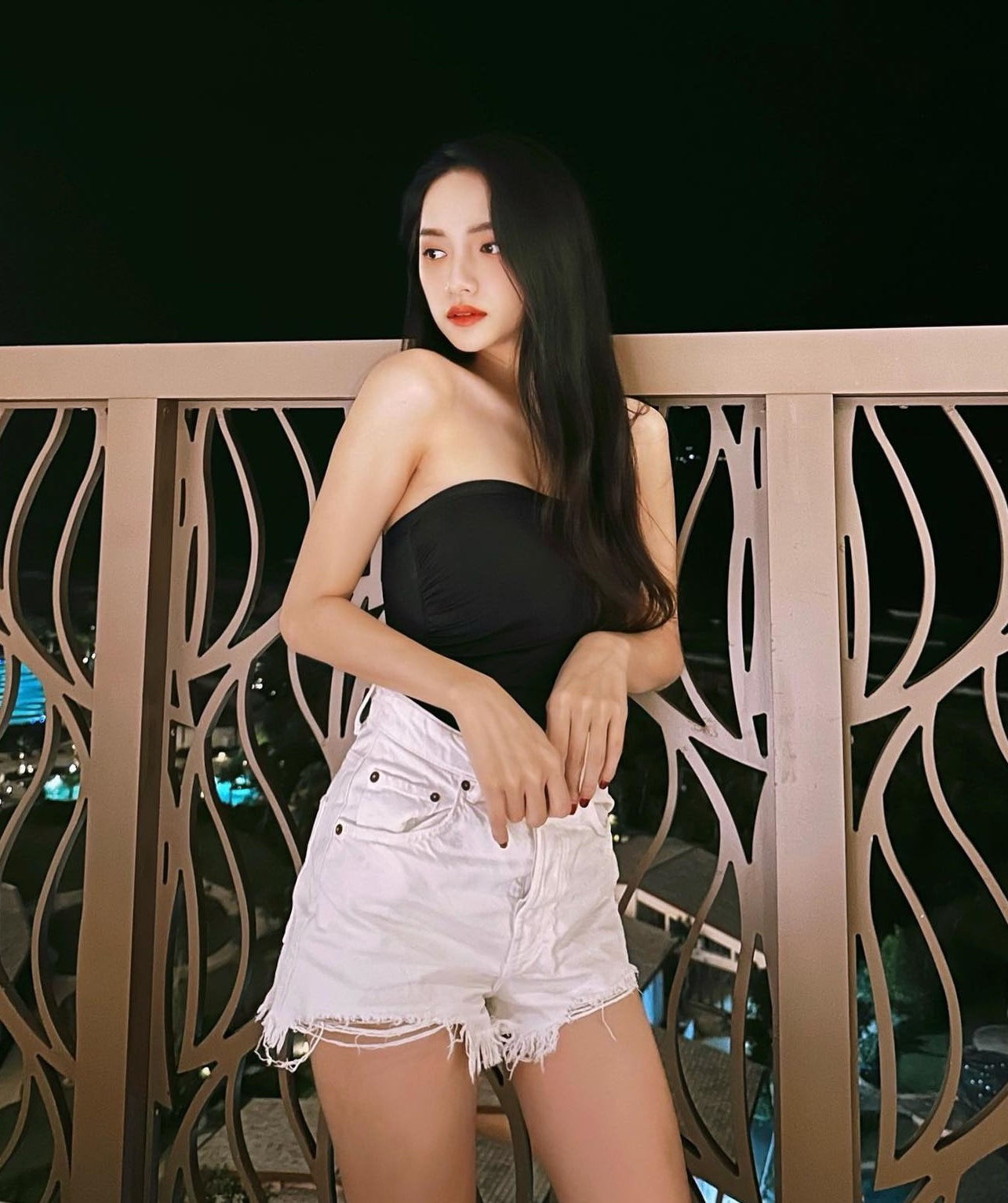 10 cách mặc quần short sành điệu từ dạo phố đến đi biển-3