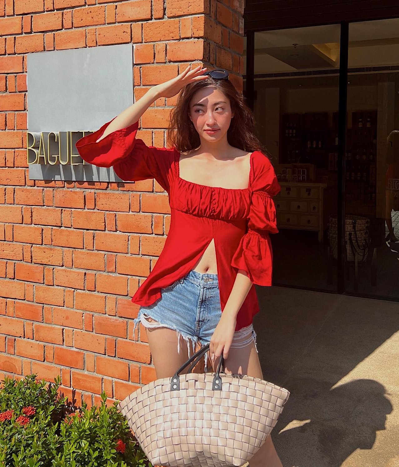 10 cách mặc quần short sành điệu từ dạo phố đến đi biển-4