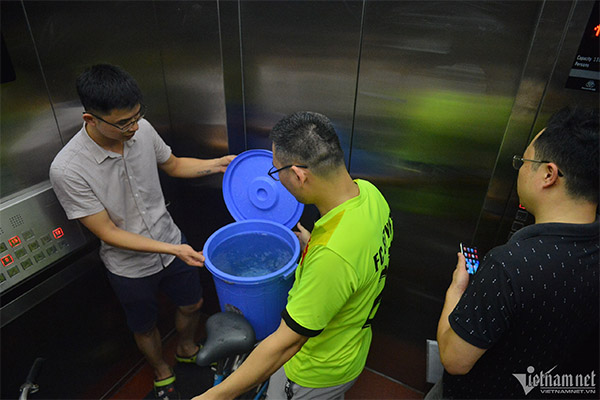 Hà Nội: Chung cư bị cắt điện gây ảnh hưởng hàng trăm cư dân vì đơn vị vận hành... chưa nộp tiền điện-9
