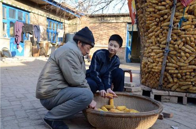 3 kiểu giáo dục sai lầm của cha mẹ khiến con cái không thể thoát nghèo-1