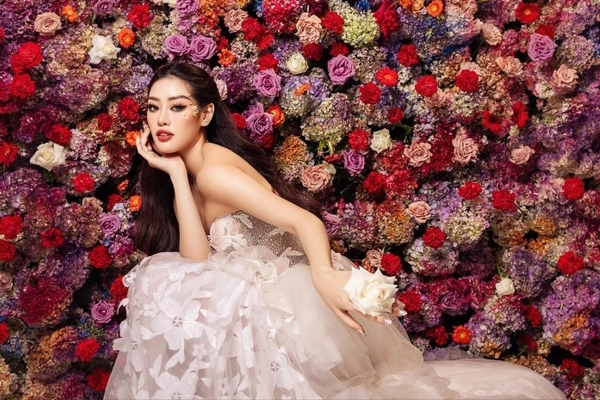 Khánh Vân vướng tranh cãi khi đội vương miện Hoa hậu dù đã hết nhiệm kỳ-3