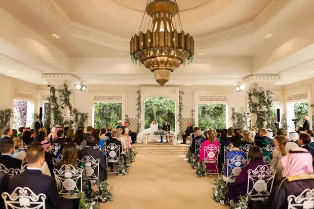 Cận cảnh đám cưới của Thái tử Jordan: Cặp đôi hoàng gia gây ấn tượng trong khung cảnh hôn lễ giản dị-10