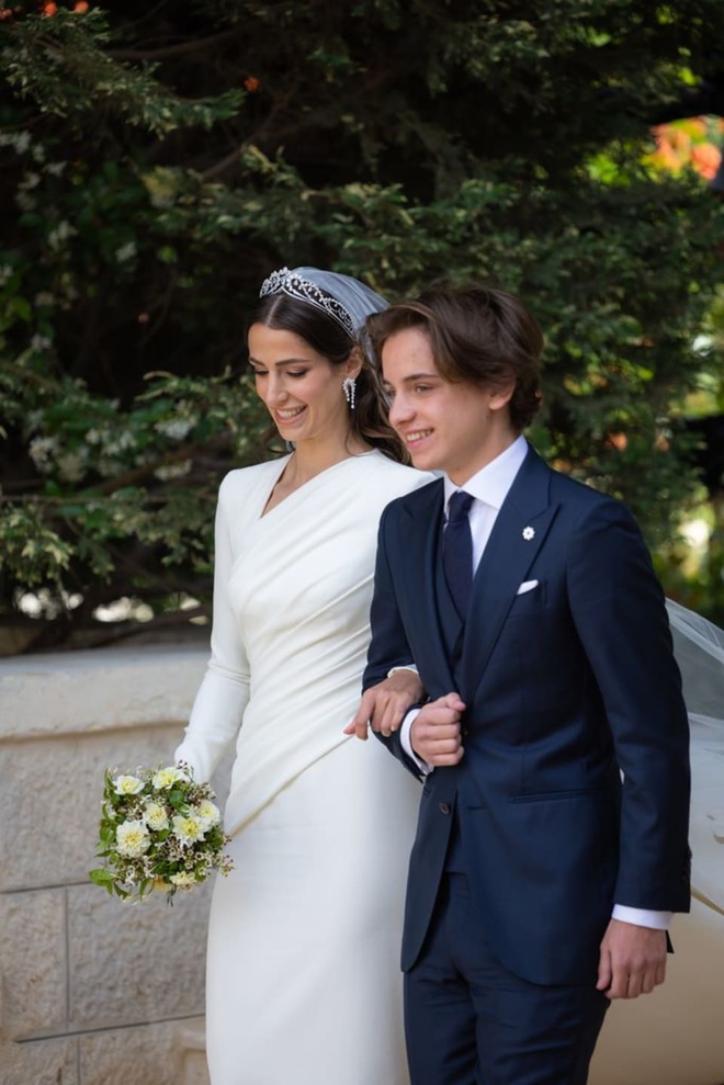 Cận cảnh đám cưới của Thái tử Jordan: Cặp đôi hoàng gia gây ấn tượng trong khung cảnh hôn lễ giản dị-6