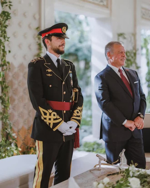 Cận cảnh đám cưới của Thái tử Jordan: Cặp đôi hoàng gia gây ấn tượng trong khung cảnh hôn lễ giản dị-7
