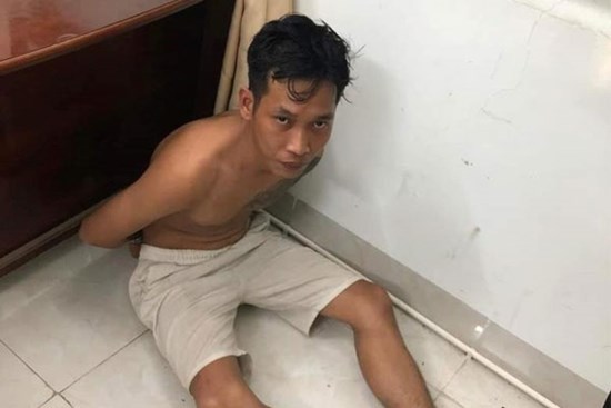 Vây bắt nam thanh niên mang lệnh truy nã lúc nửa đêm