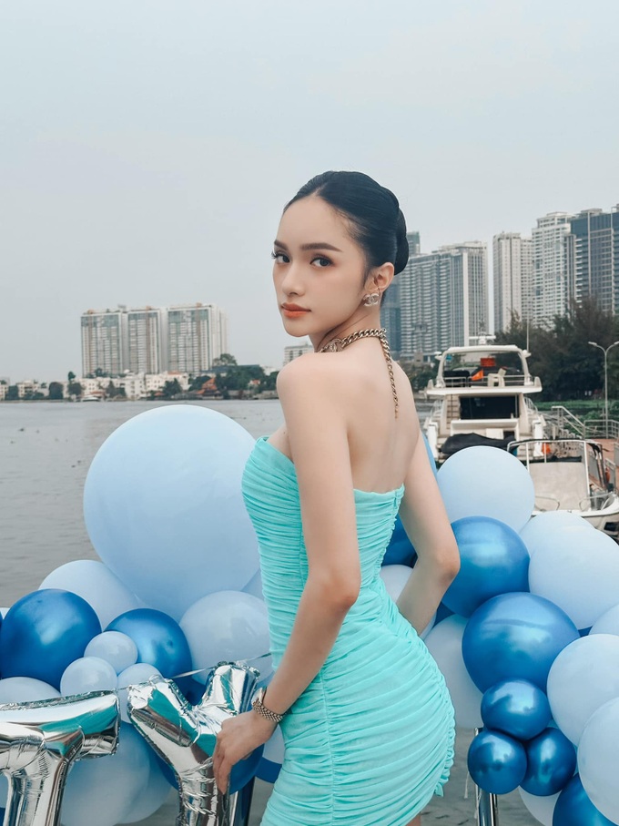 Hương Giang sau 13 năm thay da đổi thịt: Đường cong nóng bỏng, nữ tính-3