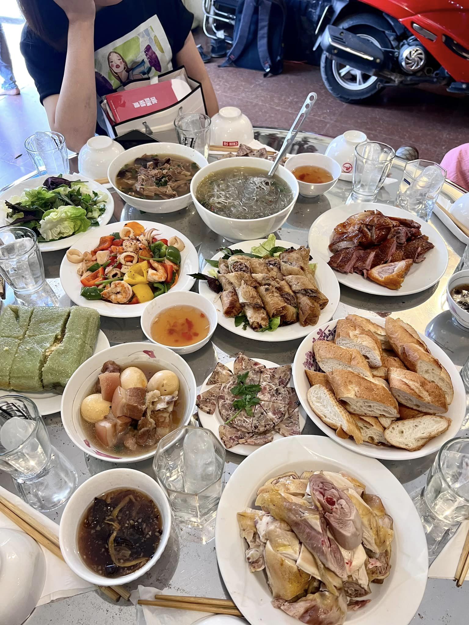 Cô gái Bình Định làm dâu Bắc, về ra mắt bị giao thử thách chặt gà-3