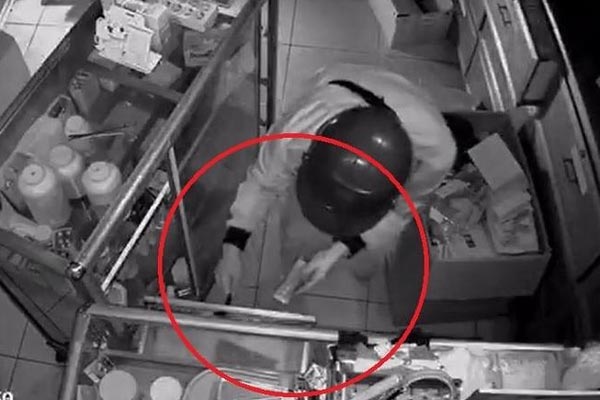 Trung tướng Tô Ân Xô: Có người cụt cả 2 tay nhưng vẫn được cấp bằng lái xe...-3