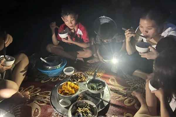 Người dân đào móng nhà được tảng đá hình con rùa gây xôn xao-2