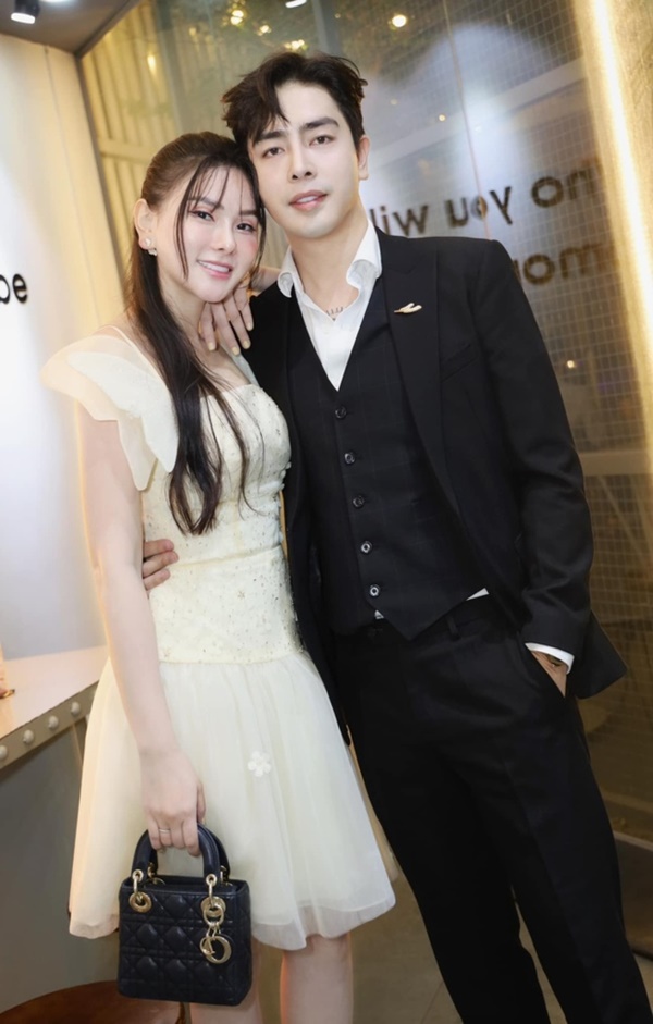 Như Quỳnh và những mỹ nhân Việt hạnh phúc bên người tình kém chục tuổi-17