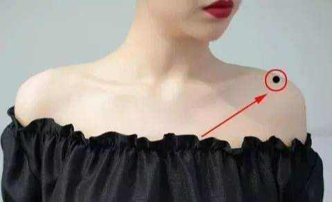 5 nốt ruồi may mắn, ai sở hữu 1/5 có tính cách mạnh mẽ, tài lộc dồi dào, sự nghiệp phát đạt-3