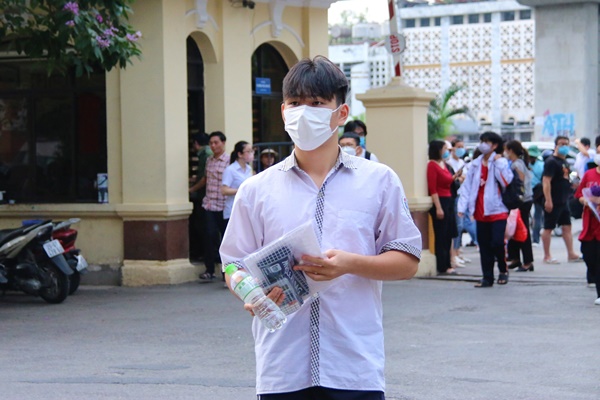 Vượt hàng trăm km cho con về Thủ đô giành suất vào trường chuyên-3