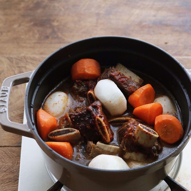 Mách bạn cách làm món sườn bò hầm thơm ngon, siêu đơn giản-6