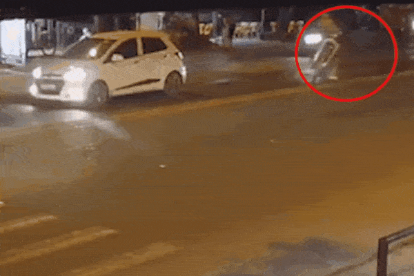 Mất điện liên tục, người dân Thủ đô rủ nhau lên đê hóng mát trong đêm-1