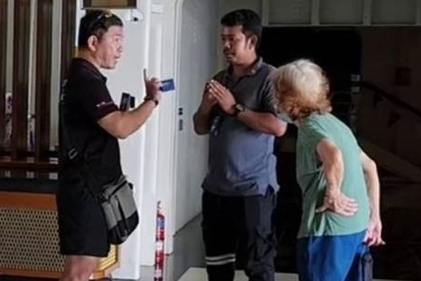 Người phụ nữ ăn bám mẹ già 94 tuổi vì tự cho mình có số hưởng phúc, 3 lần hôn nhân đổ vỡ vì chỉ biết ở nhà tiêu tiền-6