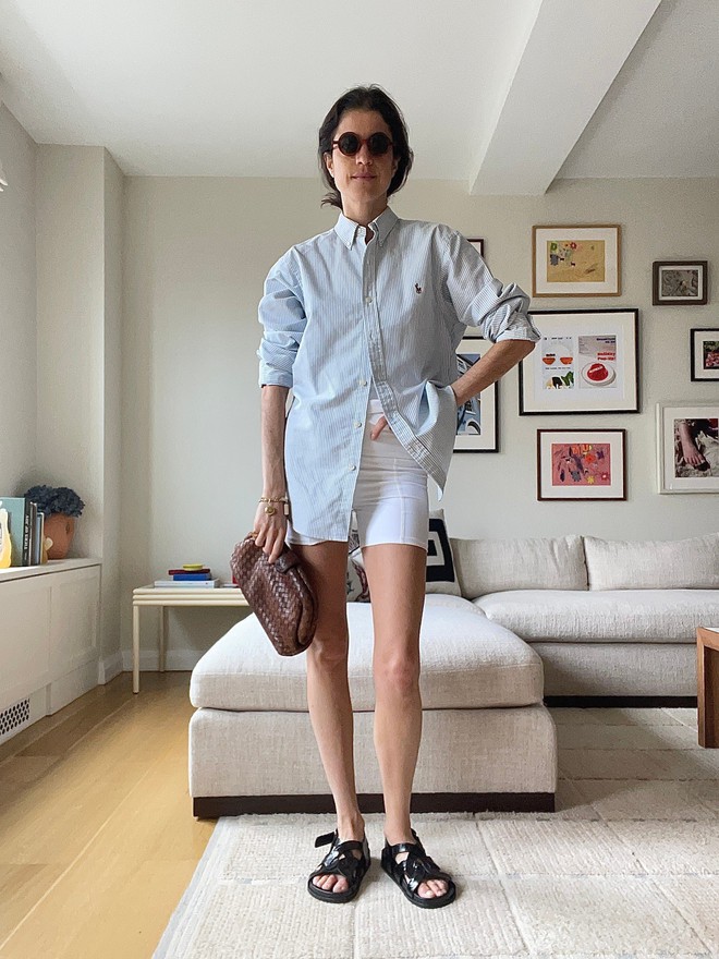 Sắm 8 món đồ này để phối với quần short denim, đảm bảo giao diện hè của nàng sang trang mới-3