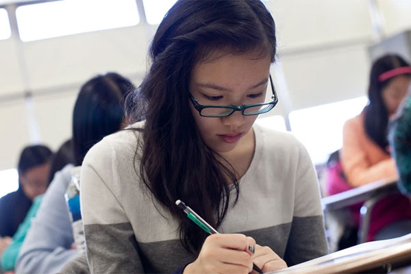 Cho con đi du học từ năm 6 tuổi, người mẹ rút ra được chân lý sau 10 năm-2