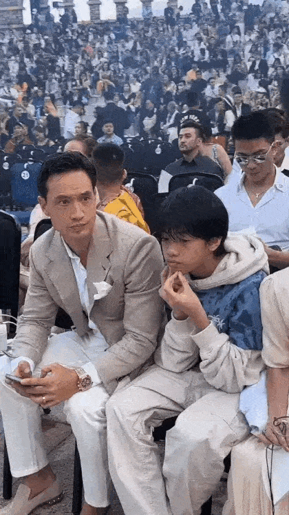 Khoảnh khắc thân thiết giữa Kim Lý và bé Subeo-1