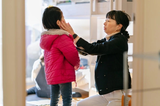 3 dấu hiệu cho thấy cha mẹ đang hại chứ không phải dạy dỗ con tốt hơn-1