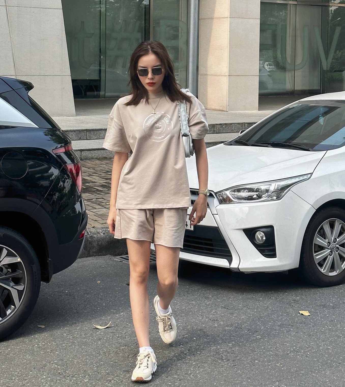 10 công thức diện áo thun giúp bạn mặc đẹp suốt mùa hè-1