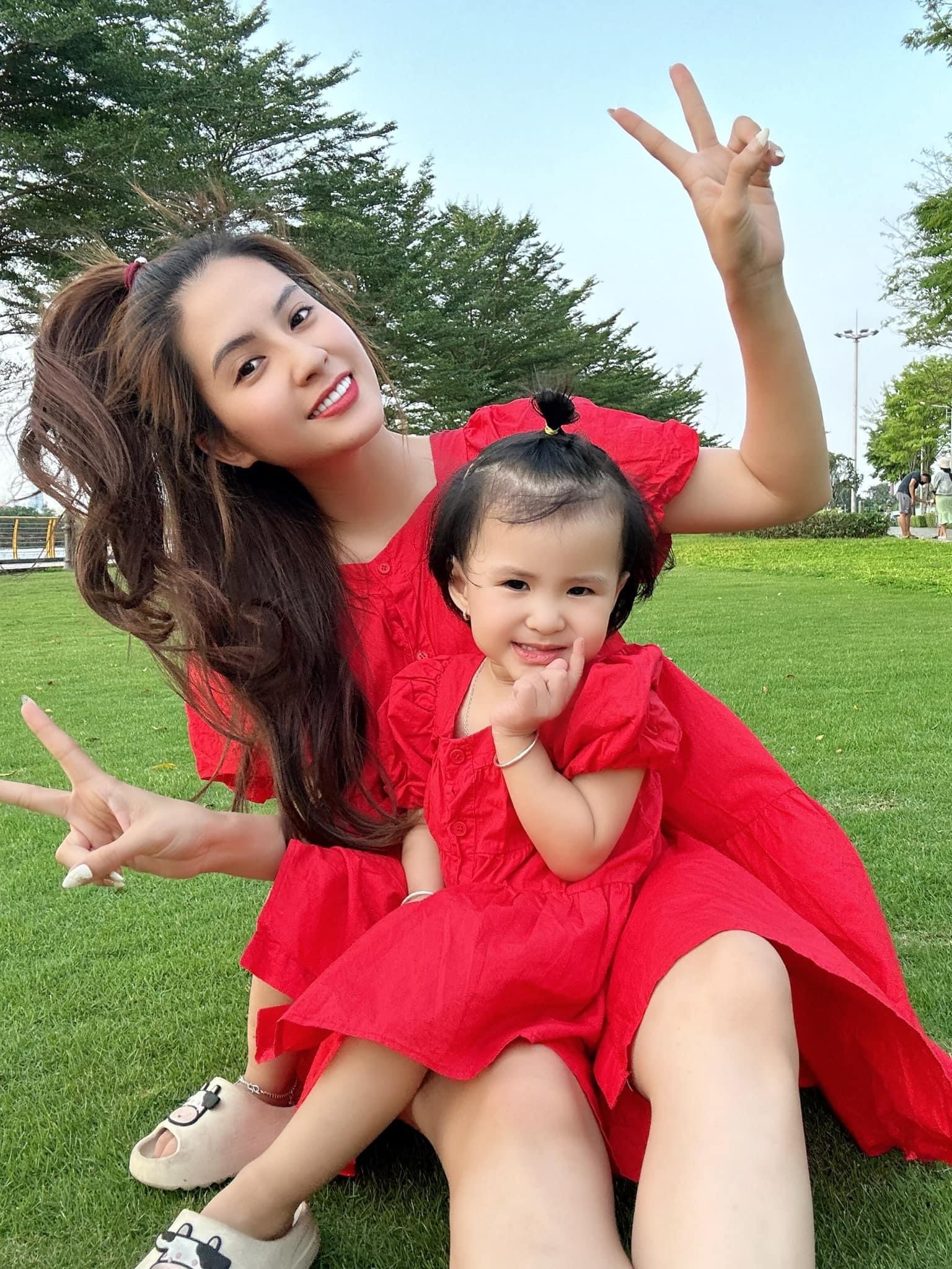 Con gái Jack như bản sao của bố, mới 2 tuổi đã làm mẫu nhí-2