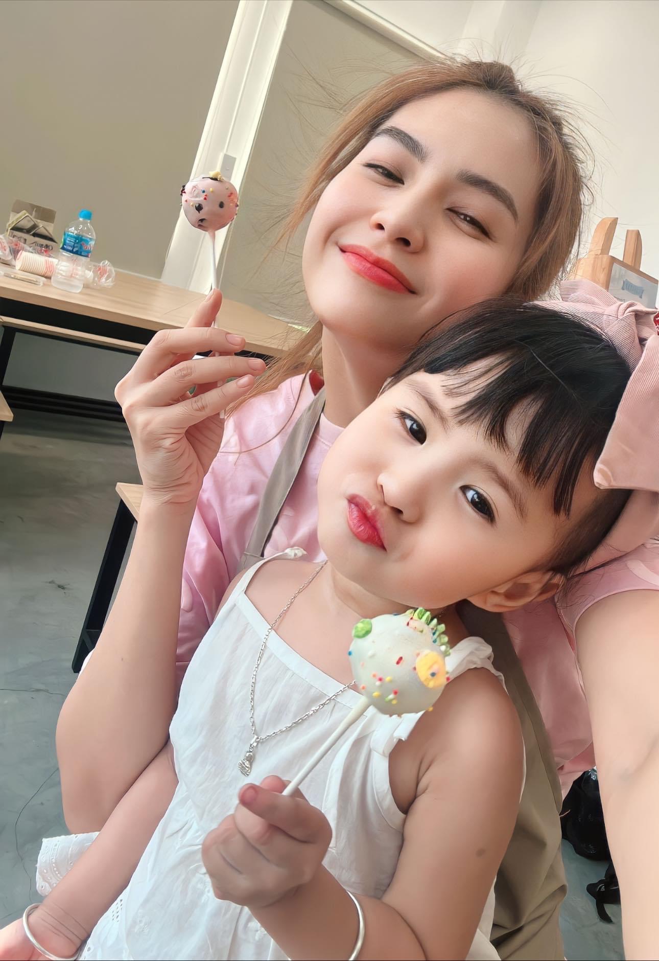 Con gái Jack như bản sao của bố, mới 2 tuổi đã làm mẫu nhí-6