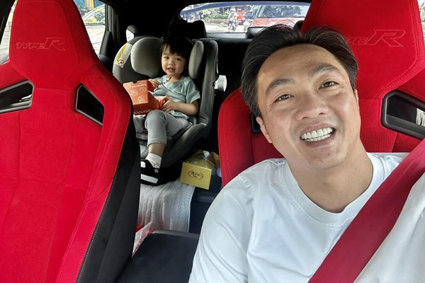 Xả vai doanh nhân, Cường Đô La dành thời gian chăm sóc con gái cưng-8