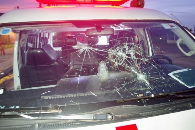 Vụ tao là trùm ở đây: Hối hận sau khi ném vỡ kính xe cứu thương?-2