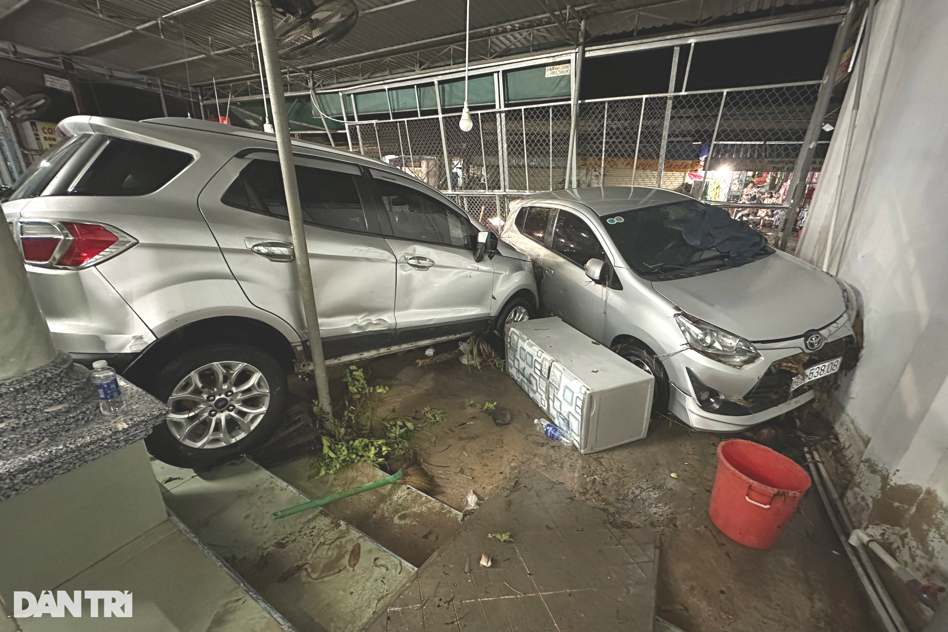 Khu phố ở Đồng Nai tan hoang, đổ nát sau trận lũ lịch sử-3