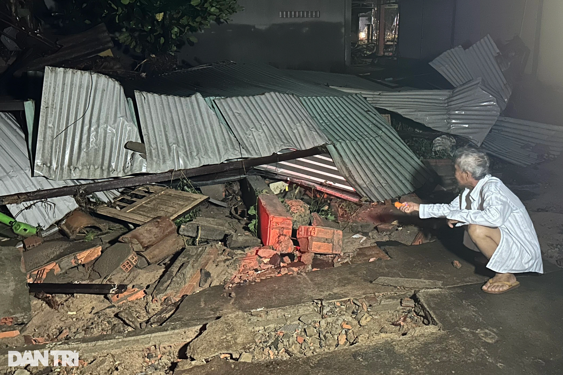 Khu phố ở Đồng Nai tan hoang, đổ nát sau trận lũ lịch sử-9