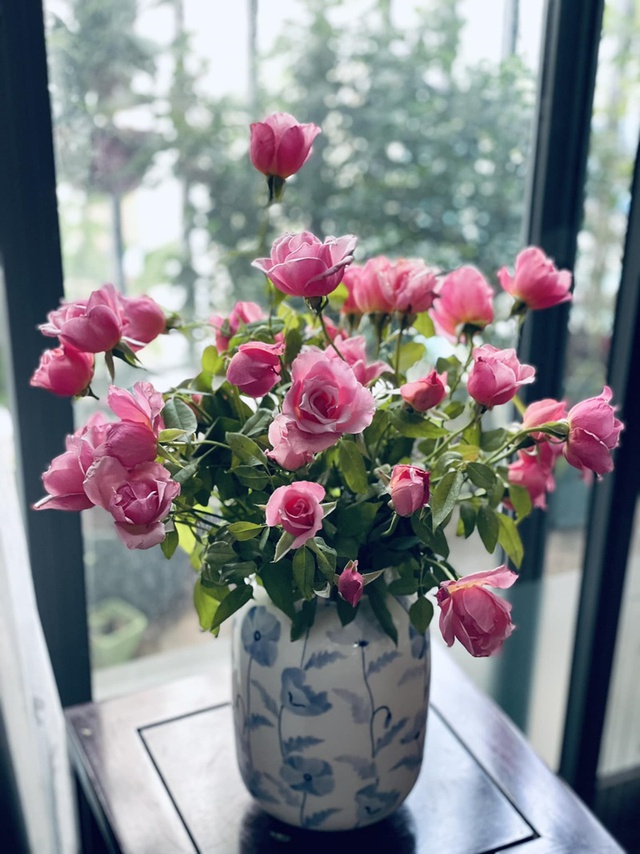 Lên chức to, ở tuổi 50 MC Diễm Quỳnh sống hạnh phúc bên các con gái trong căn nhà luôn rực rỡ sắc hoa-11