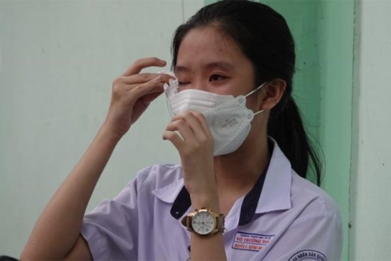 Quá áp lực, nữ sinh òa khóc ngay trước khi vào phòng thi lớp 10