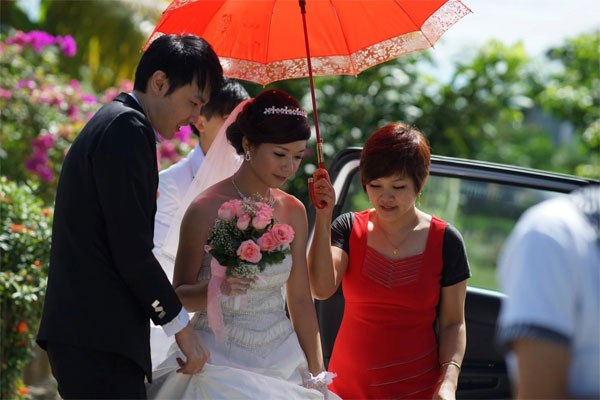 Làm loạn hôn lễ chồng cũ để đòi tiền ở Trung Quốc-2