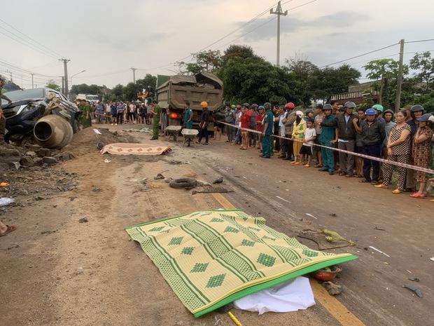 Rơi nước mắt với tang lễ 3 người trong gia đình chết dưới bánh xe tải-1