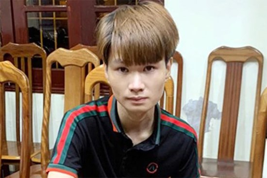 Tống tiền mẹ bạn gái cũ bằng hình nhạy cảm