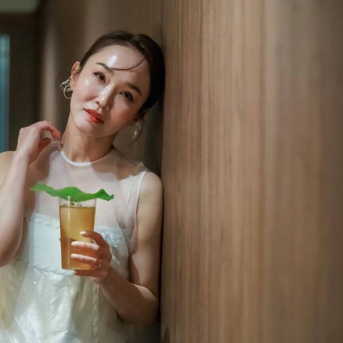 Làn da căng bóng, tấm lưng ong vạn người mê của Phạm Văn Phương ở tuổi 52-3