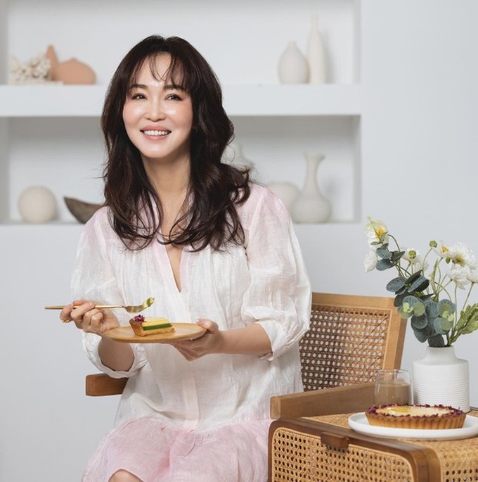 Làn da căng bóng, tấm lưng ong vạn người mê của Phạm Văn Phương ở tuổi 52-4