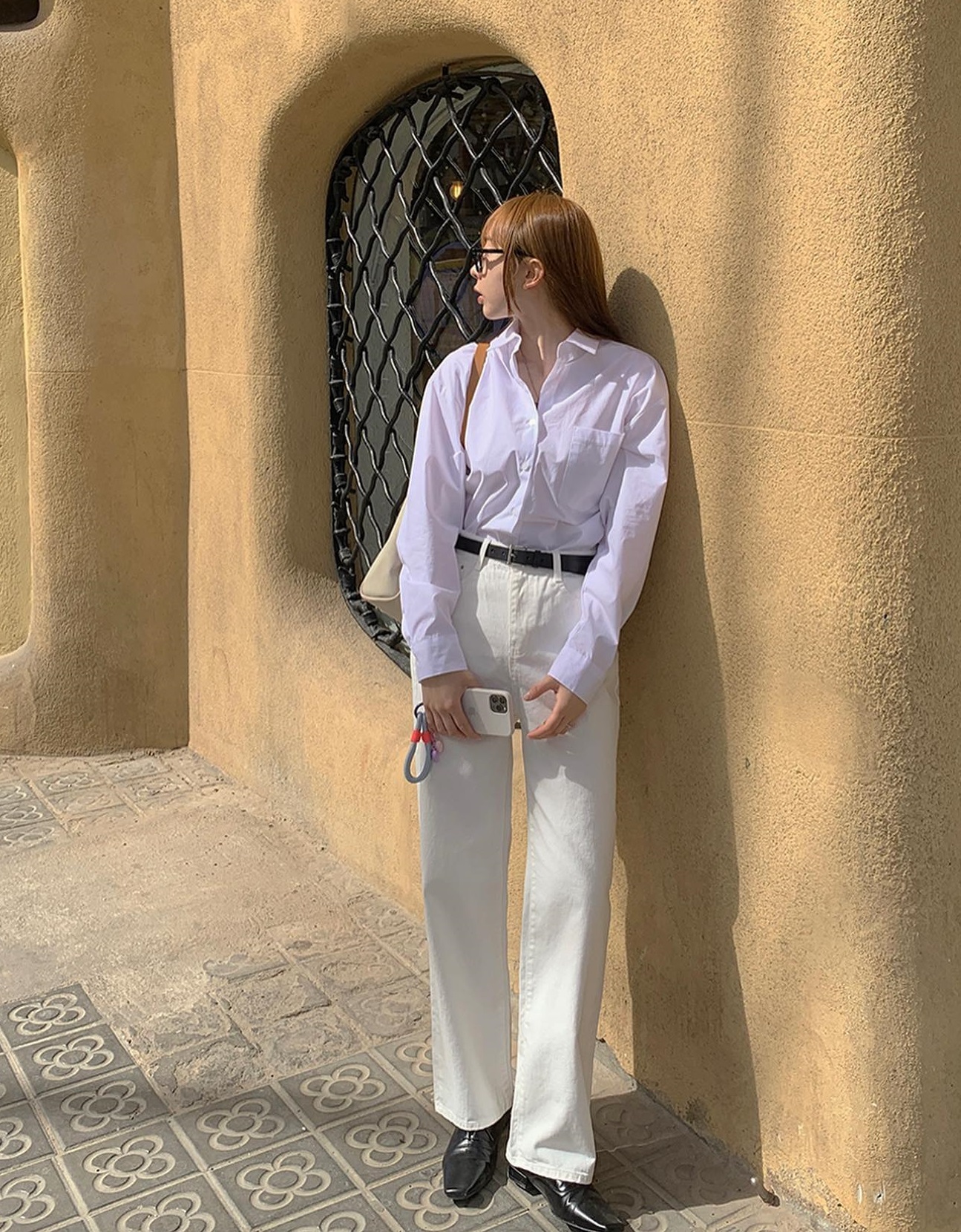 Mặc đẹp không khó với áo sơ mi trắng-6