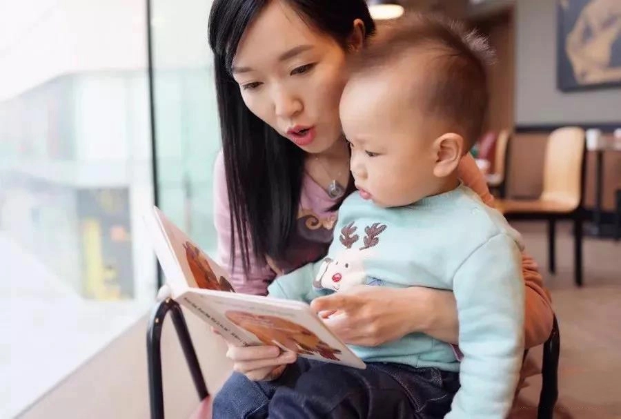 Trẻ chậm nói vì cha mẹ vô tư làm 3 điều này với con mình-3