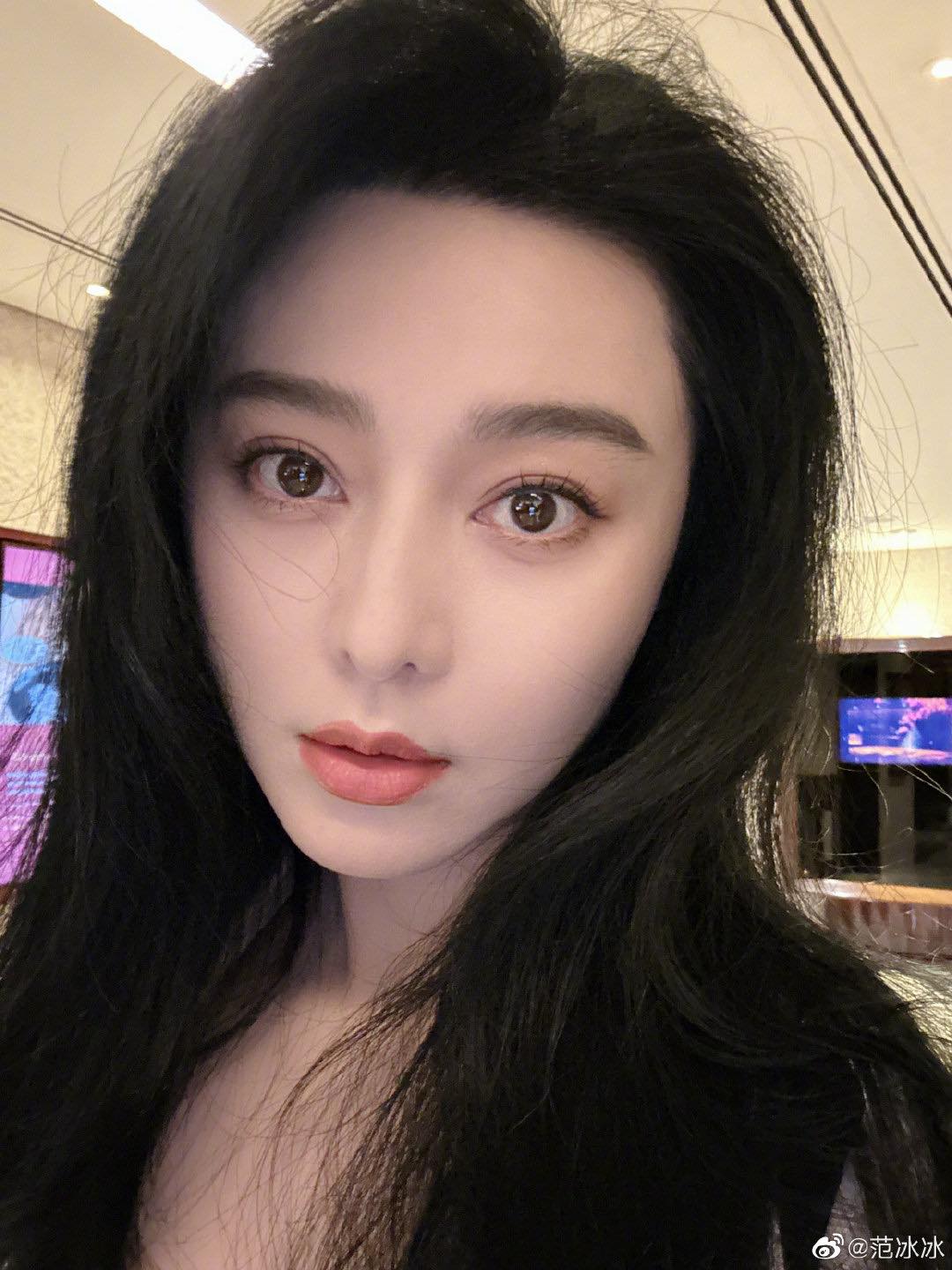 Làn da trắng mịn ở tuổi 41 của Phạm Băng Băng: Bí mật nằm ở bước massage 1 lần/tuần-2