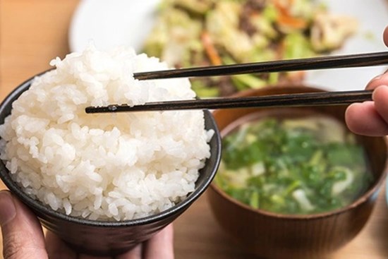 Sự thật về lời đồn 'ăn cơm nguội giúp giảm đường huyết'