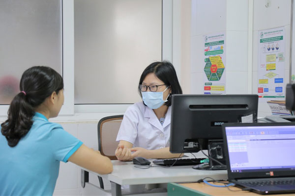 Tin lời nhân viên spa dùng viên chống nắng, phơi mặt da vẫn đẹp và cái kết-5