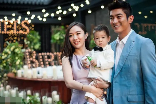 Mẹ bị chỉ trích vì kiểm soát con trai đã 30 tuổi quá khắt khe-3