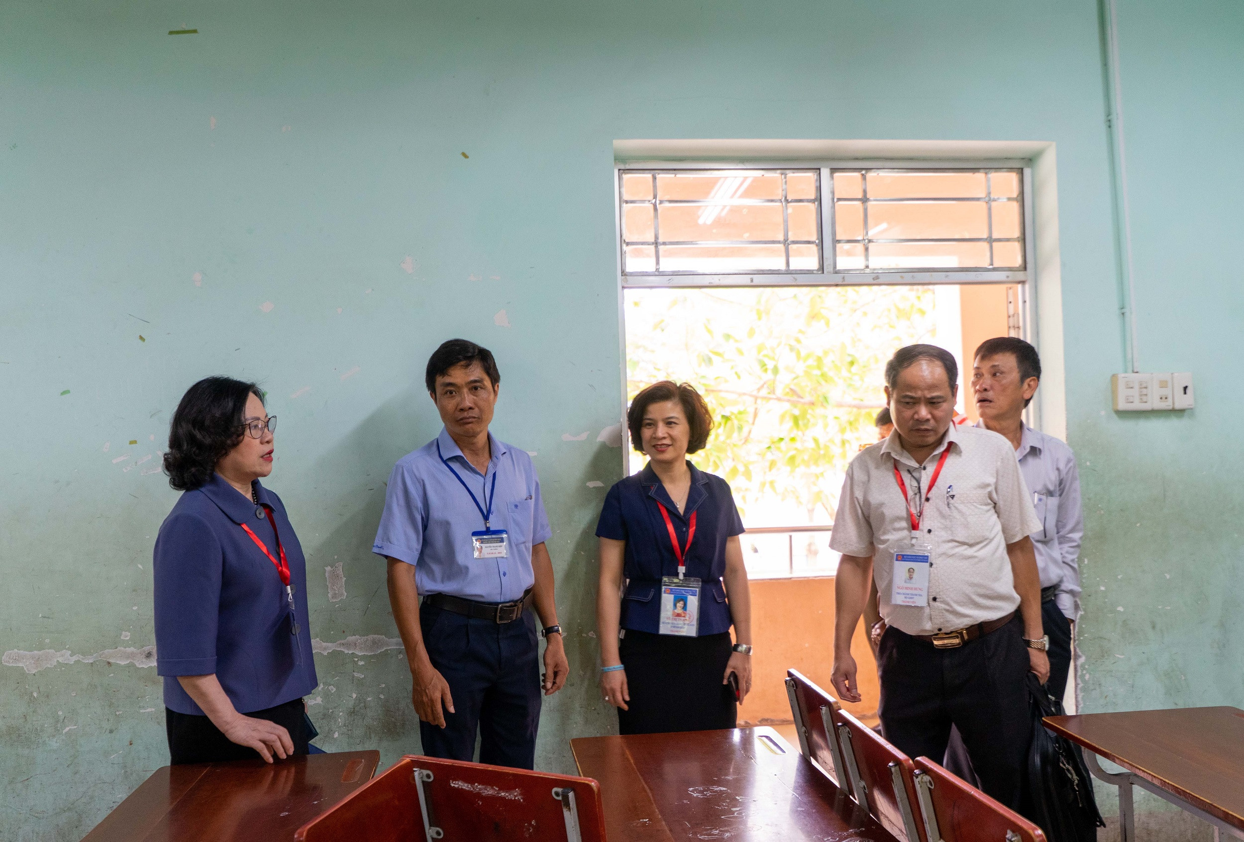 Thuê tàu vận chuyển đề, đưa 40 giáo viên ra đảo Phú Quý coi thi tốt nghiệp THPT-1